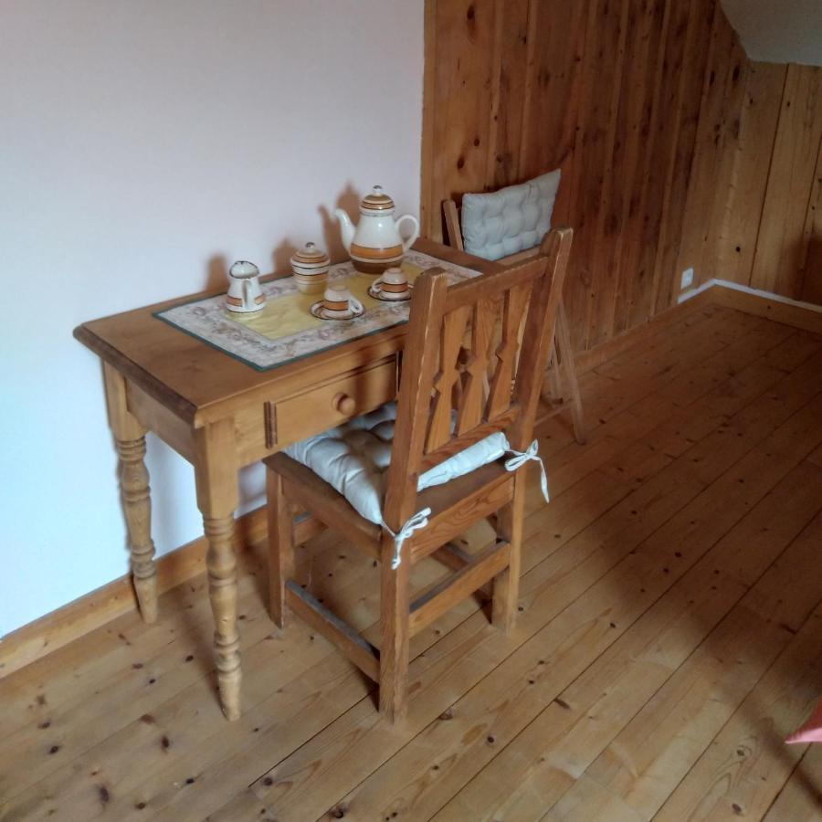 Bed and Breakfast Les Dames De La Saugiat Le Fied Exterior foto