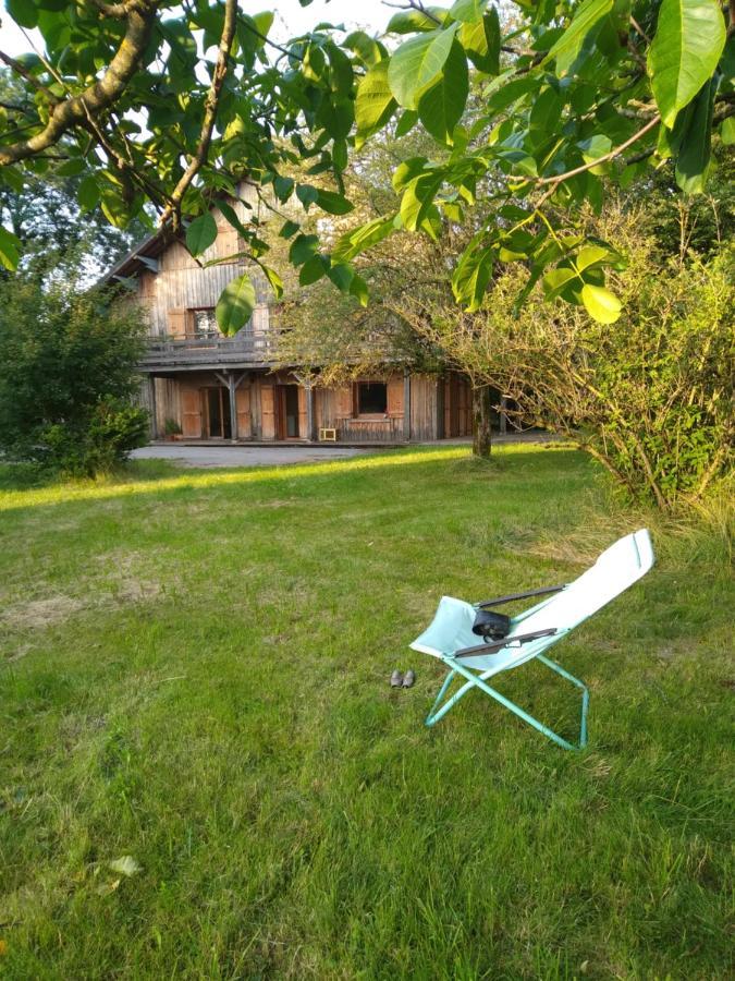 Bed and Breakfast Les Dames De La Saugiat Le Fied Exterior foto