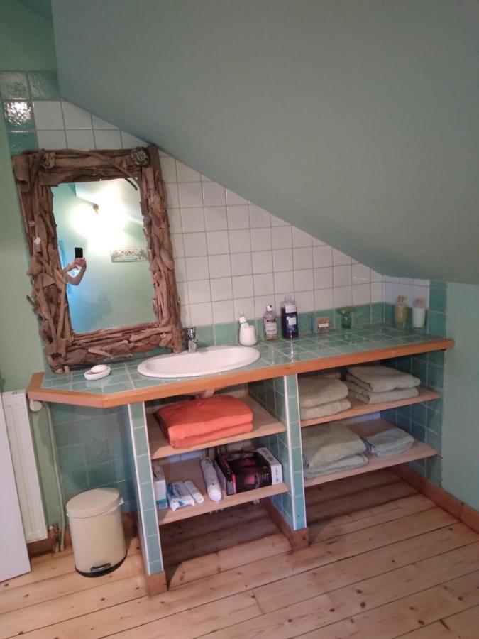 Bed and Breakfast Les Dames De La Saugiat Le Fied Exterior foto
