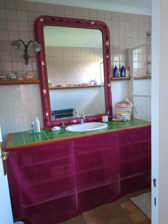 Bed and Breakfast Les Dames De La Saugiat Le Fied Exterior foto