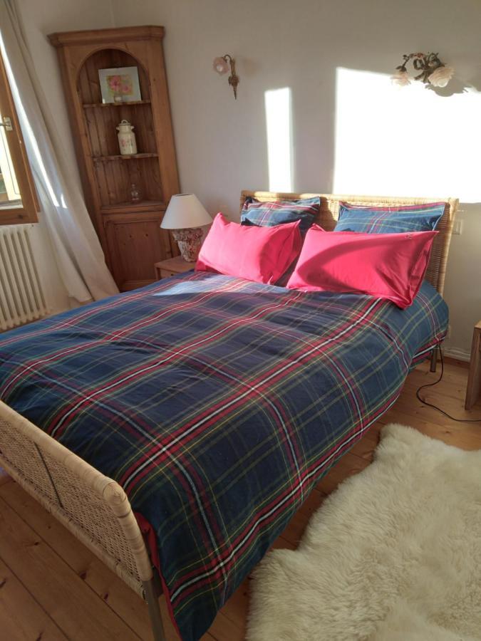 Bed and Breakfast Les Dames De La Saugiat Le Fied Exterior foto