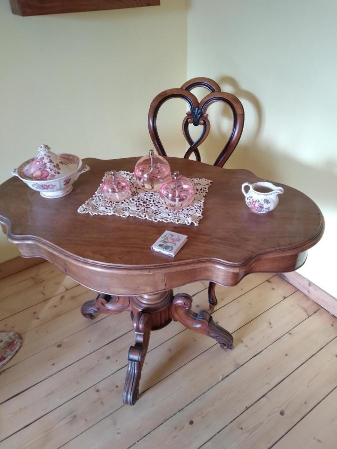 Bed and Breakfast Les Dames De La Saugiat Le Fied Exterior foto