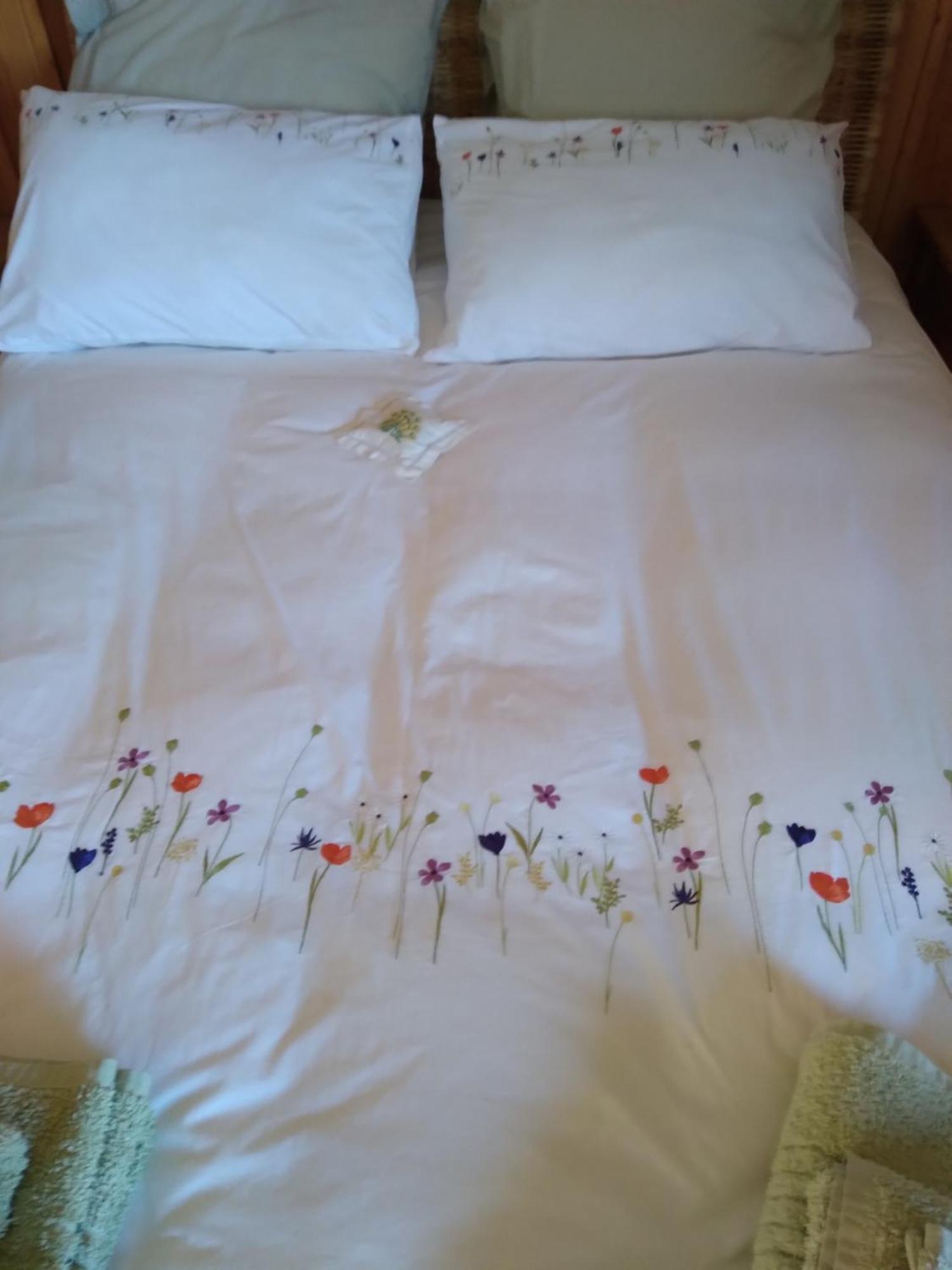 Bed and Breakfast Les Dames De La Saugiat Le Fied Exterior foto
